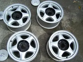 5lugponyallfourwoutcentercaps.webp