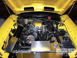 mmfp_0908_01_z2002_mustang_gtengine.webp