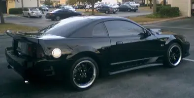 saleen2.webp