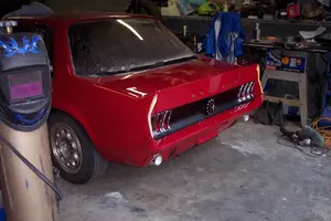 mustangengineswap216.webp