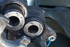 Stang_Piston_Closeup.webp