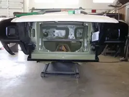 adam_car_004.webp