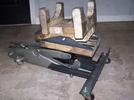 Small Transmission jack 017.webp