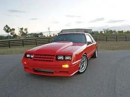 mmfp_0811_10_z+1988_ford_mustang_coupri+front_view.webp