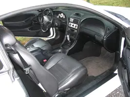 95 ford mustang 008.webp