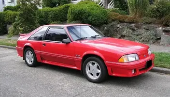 1992MustangGT2007-09-19P1010207sm2.webp
