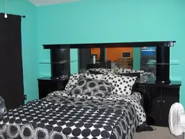house001.webp