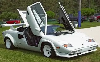 smallcountach.webp