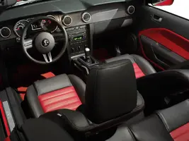 2007-Ford-Shelby-GT500-Production-Interior-1280x960.webp