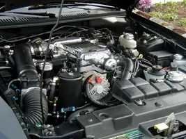 04stang12-24-04engine2.webp