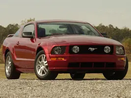 2005-Ford-Mustang-GT-fa-1280x960.webp
