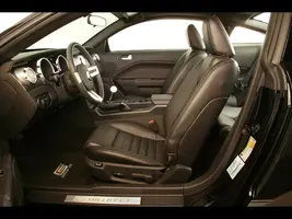 2007-Ford-Shelby-GT-Interior-1280x960.webp