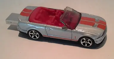 autodrive_2010_Shelby_mustang_gt500_silver_convertible_01.webp