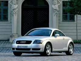 audi-tt-coupe-12.webp