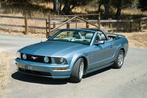 2005mustang0421lo.webp