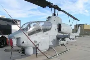 PICT0012%20AH-1W%20163935%20VX-9%20740%20left%20front%20m.webp