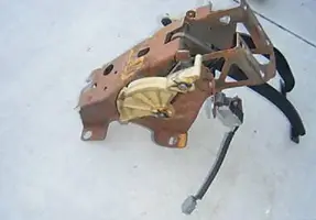 126306d1301794265-1987-mustang-gt-quadrant-problem-clutch-switch-pic-1-[1].webp
