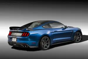 ShelbyGT350R_04_HR.webp