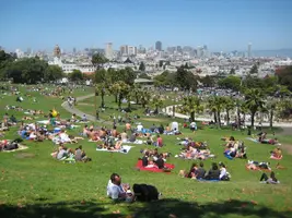 San-Franciscos-Dolores-Park-on-a-sunny-day-Many-free-events-happen.webp