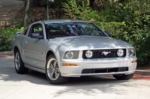 2005-Ford-Mustang-GT.webp