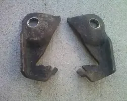 50_1977-80_lincoln_versailles_e-brake_caliper_levers_l_r_matched_pair_22672071.webp
