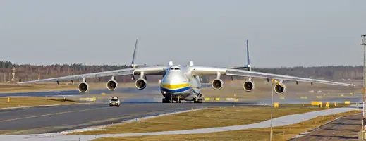 antonov_an-225_front_view.webp