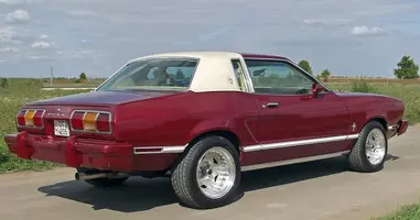 20160219ford-mustang-ii-retro6.webp