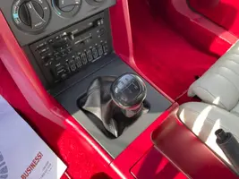 1987-ford-mustang-gt-2dr-convertible18.webp