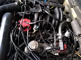 91 Bronco engine topshot leftside.webp