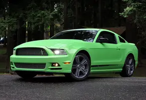 2013-Ford-Mustang-GT-gotta-have-it-green-front.webp