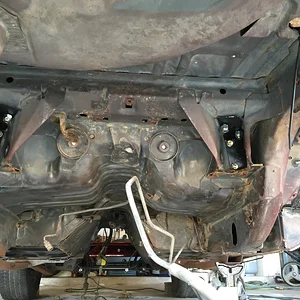 Undercarriage and floor
