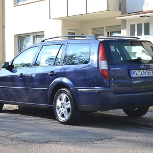 I believe it was built on the same chassis as a 500/Taurus/Montego