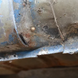 Passenger side fender had actually been welded to the rocker