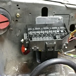 Fuse and relay center