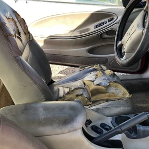 99' Mustang Interior 1